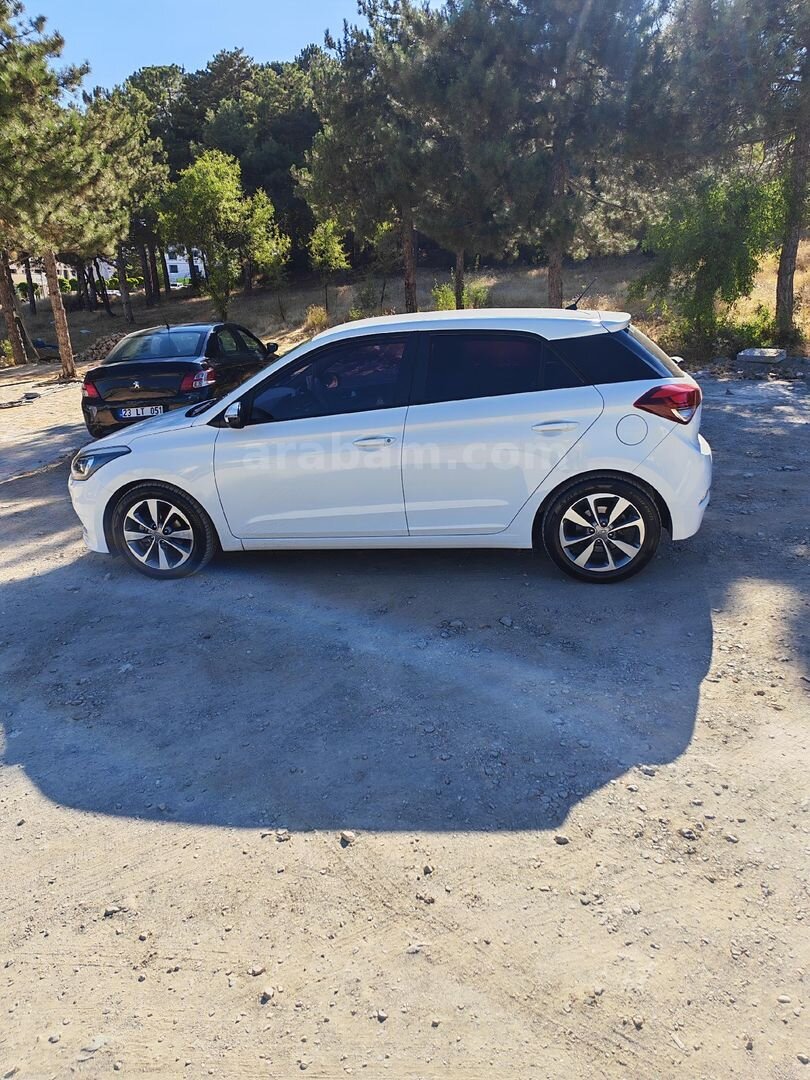 Sahibinden Hyundai i20 1.4 MPI Style 2016 Model Elazığ 60.000 km Beyaz 7