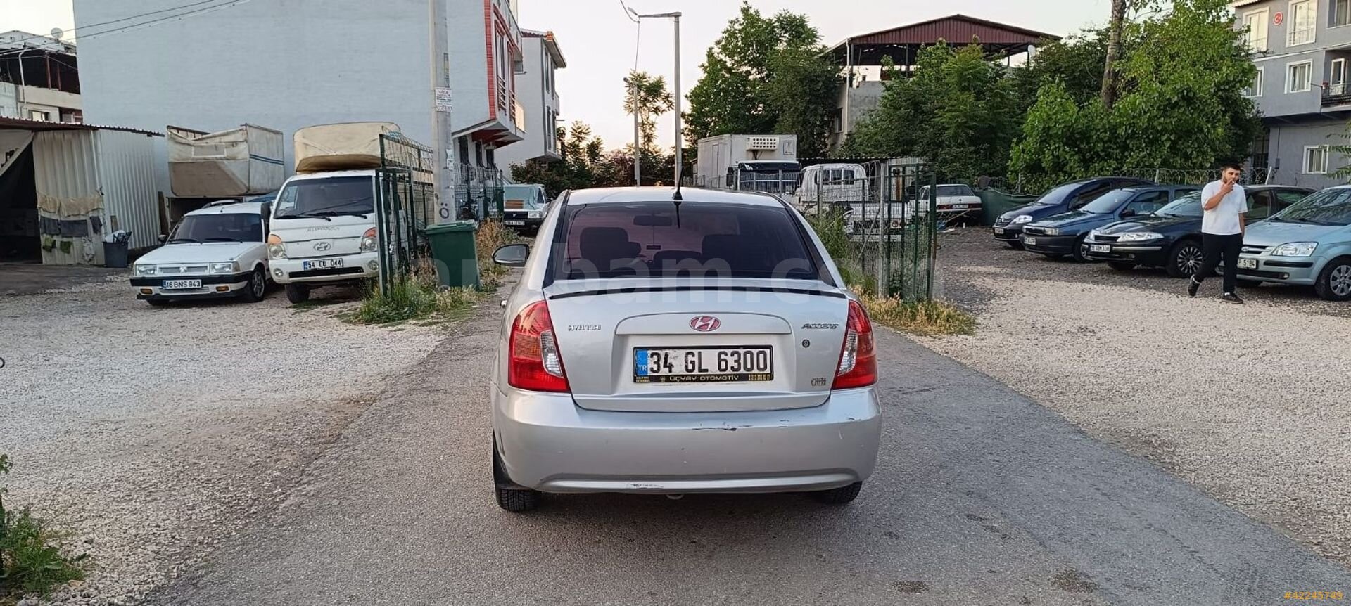 Galeriden Hyundai Accent Era 1.5 CRDi Style 2009 Model Bursa 245.000 km Gri 4