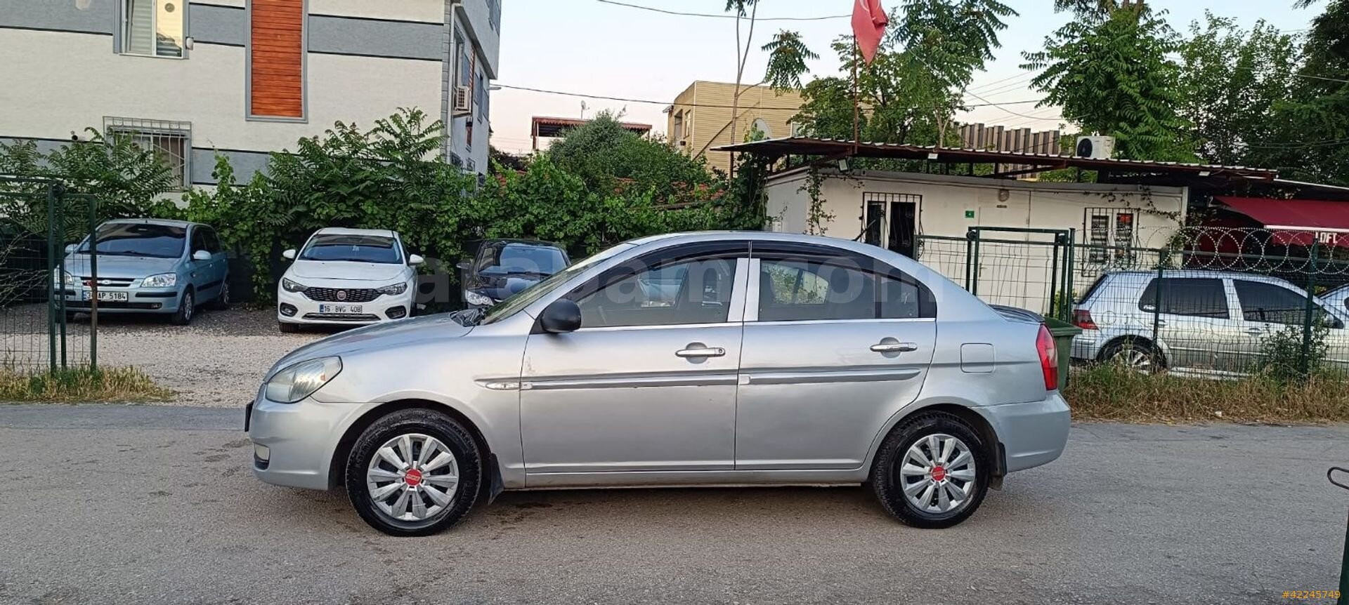 Galeriden Hyundai Accent Era 1.5 CRDi Style 2009 Model Bursa 245.000 km Gri 3