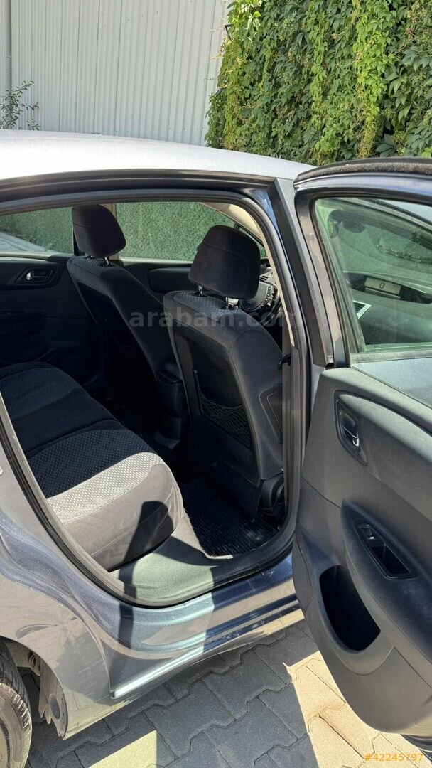 Galeriden Citroen C4 1.6 SX PK 2008 Model Bursa 215.000 km Gri 7