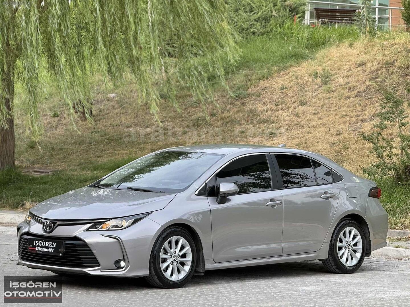 Galeriden Toyota Corolla 1.5 Dream 2021 Model Balıkesir 129.000 km Gri 3