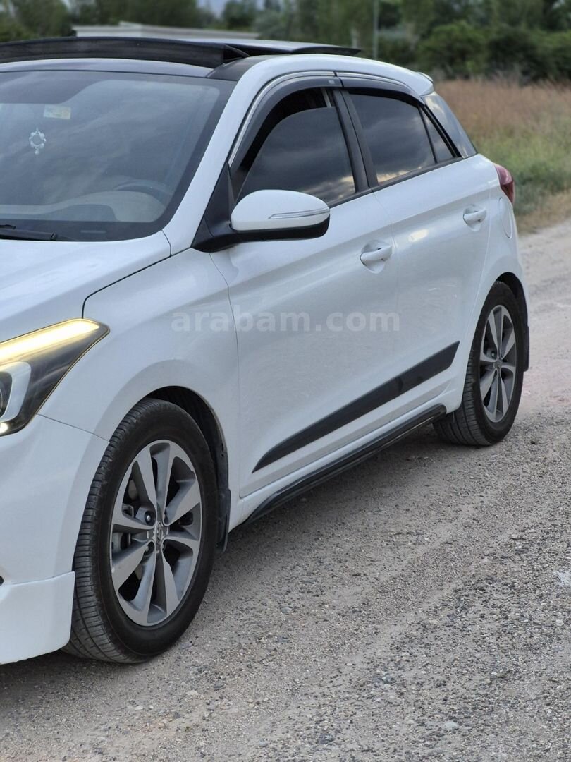 Sahibinden Hyundai i20 1.2 MPI Elite Smart 2016 Model Niğde 120.600 km Beyaz 2