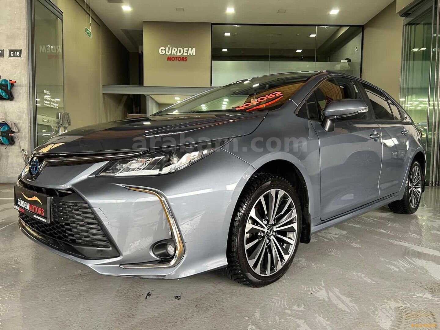 Galeriden Toyota Corolla 1.8 Hybrid Flame X-Pack 2024 Model İstanbul 38.830 km Mavi 5