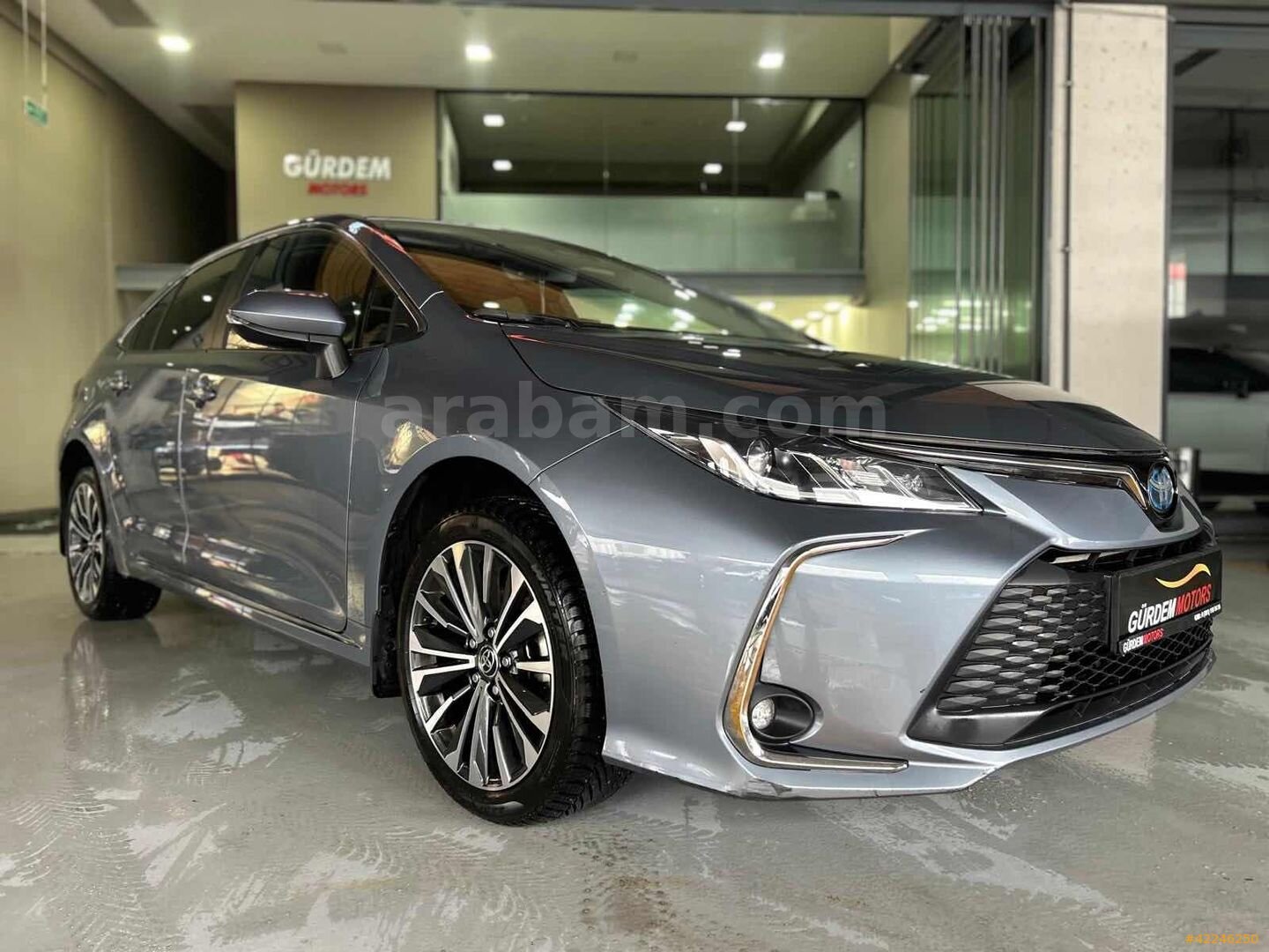 Galeriden Toyota Corolla 1.8 Hybrid Flame X-Pack 2024 Model İstanbul 38.830 km Mavi 2