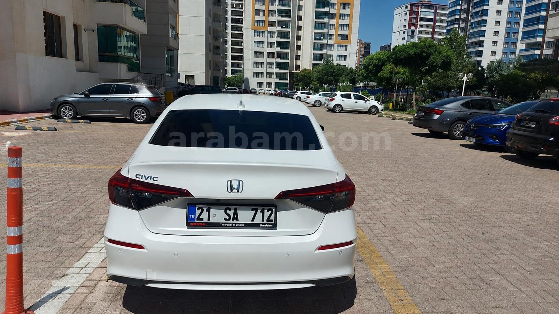 Sahibinden Honda Civic 1.5 i-VTEC Eco Elegance 2024 Model Diyarbakır 22.510 km Beyaz 4