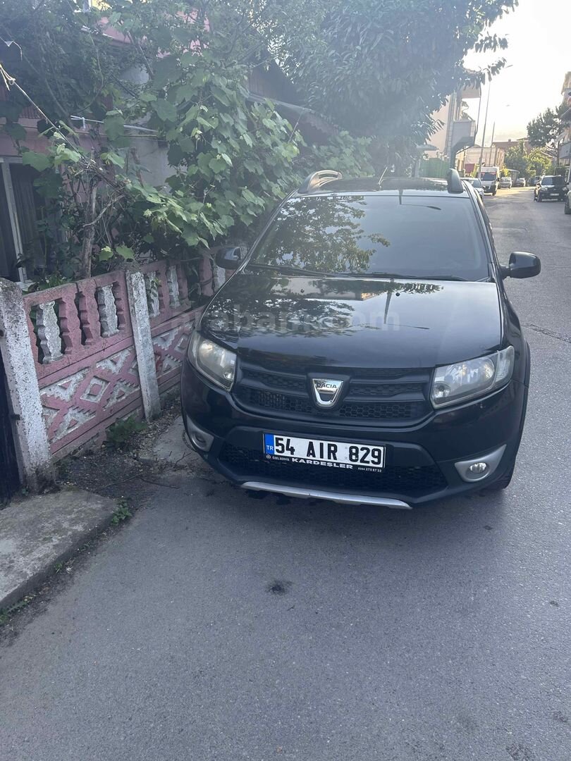 Sahibinden Dacia Sandero 0.9 TCe Stepway Easy-R 2016 Model Sakarya 136.000 km Siyah 1