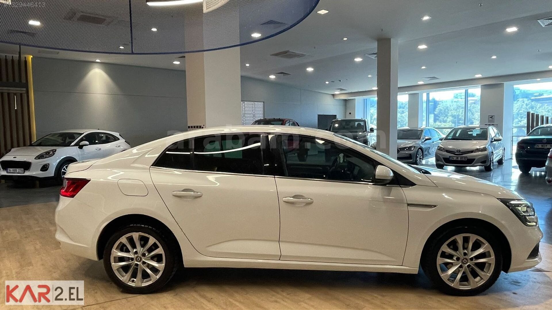 Galeriden Renault Megane 1.5 dCi Icon 2019 Model İstanbul 111.000 km Beyaz 4