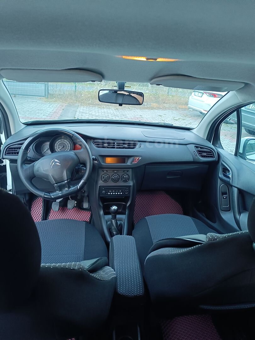 Sahibinden Citroen C3 1.4 HDi Attraction 2010 Model İstanbul 267.000 km Beyaz 4