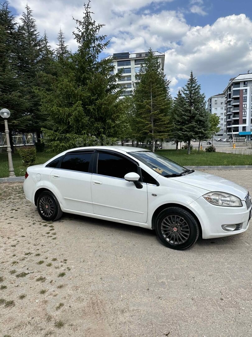 Sahibinden Fiat Linea 1.3 Multijet Active Plus 2012 Model Uşak 188.000 km Beyaz 4