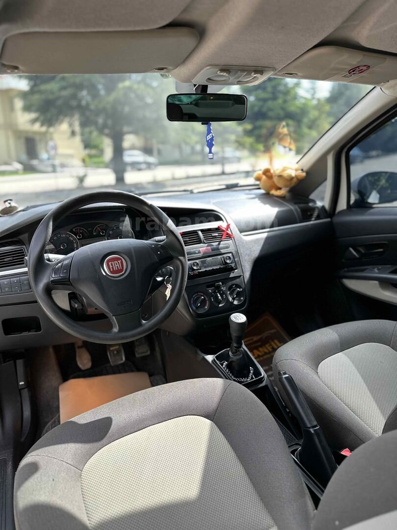Sahibinden Fiat Linea 1.3 Multijet Active Plus 2012 Model Uşak 188.000 km Beyaz 6