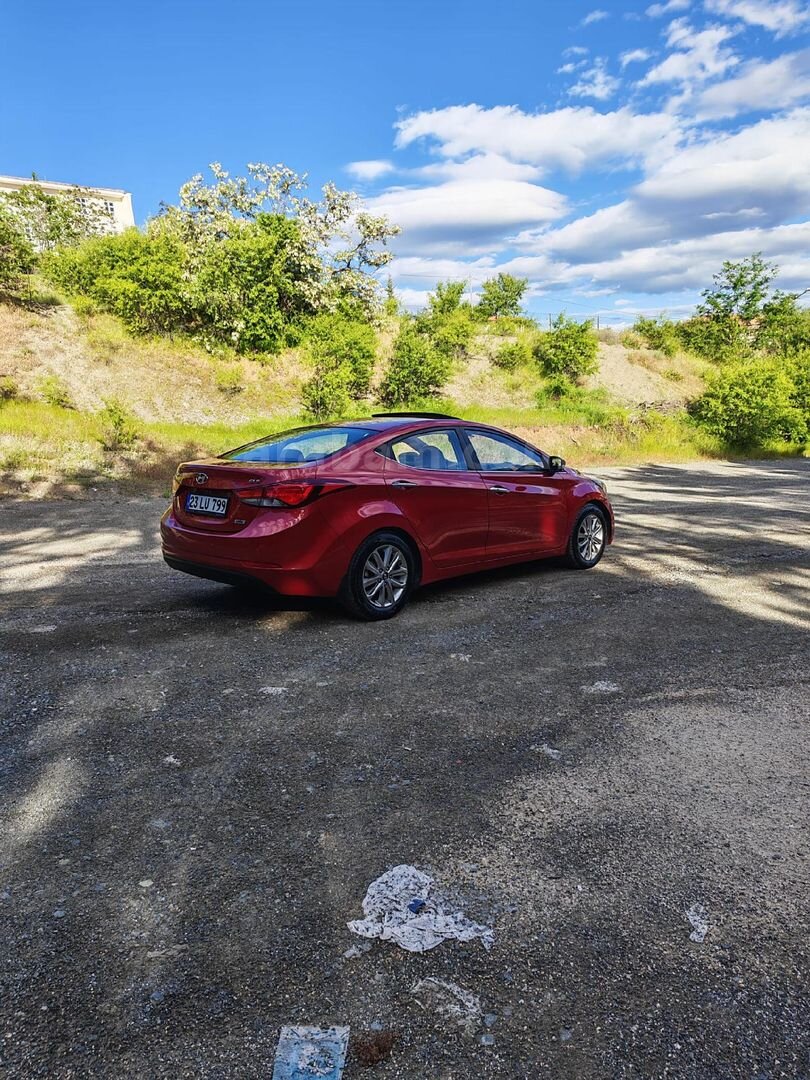 Sahibinden Hyundai Elantra 1.6 CRDi Style 2014 Model Elazığ 108.000 km Bordo 4