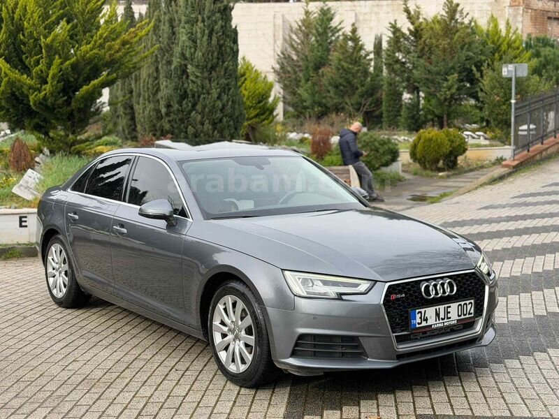 Galeriden Audi A4 Sedan 1.4 TFSI Design 2018 Model İstanbul 127.000 km Füme