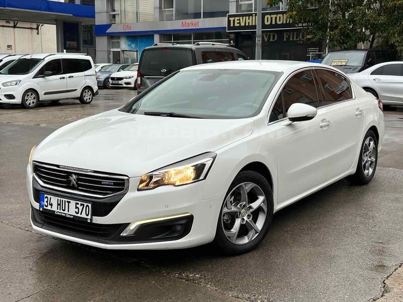 Galeriden Peugeot 508 1.6 BlueHDi Allure 2016 Model İstanbul 180.000 km Beyaz