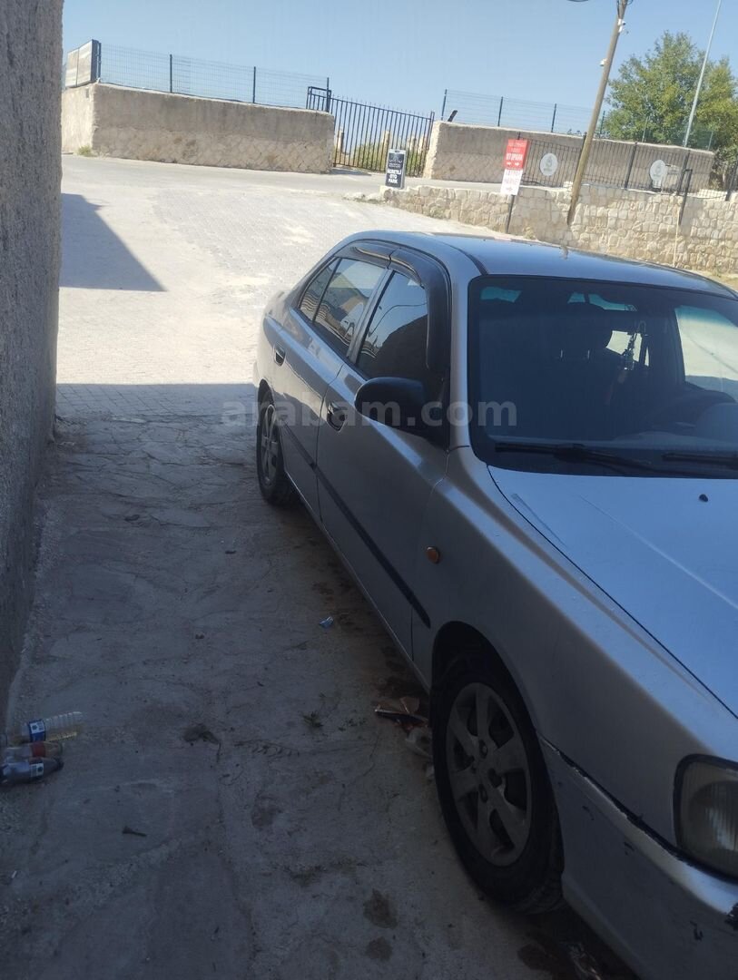 Sahibinden Hyundai Accent 1.5 1.5i GLS 2001 Model Mardin 298.000 km Gri 4