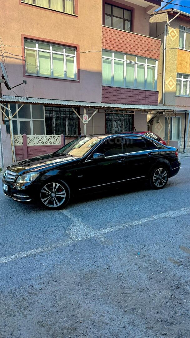 Sahibinden Mercedes - Benz C 180 Kompressor BlueEfficiency Avantgarde 2012 Model İstanbul 309.000 km Siyah 4