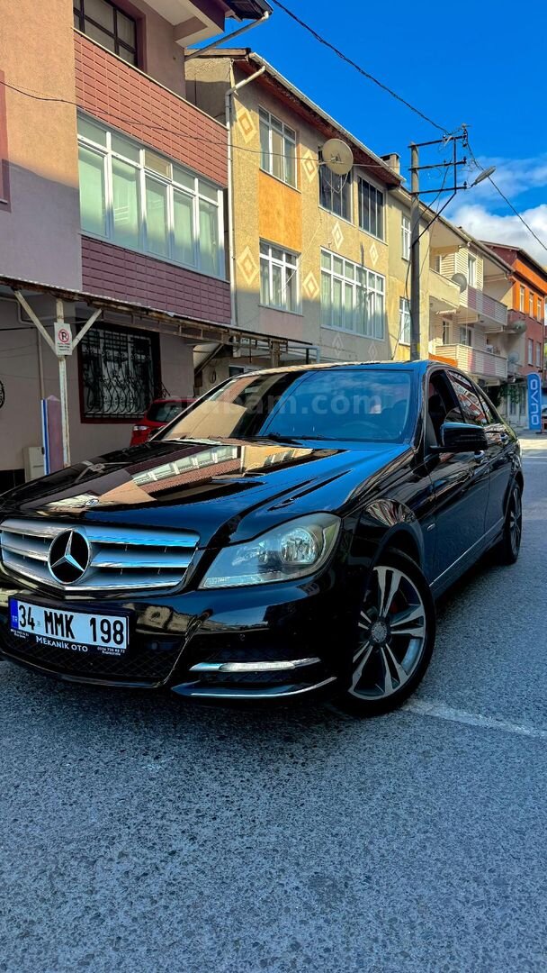 Sahibinden Mercedes - Benz C 180 Kompressor BlueEfficiency Avantgarde 2012 Model İstanbul 309.000 km Siyah 3