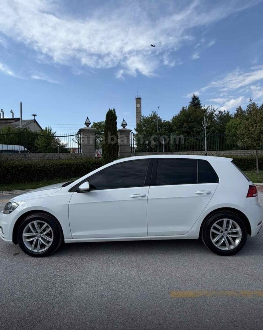 Sahibinden Volkswagen Golf 1.6 TDi BlueMotion Comfortline 2017 Model Eskişehir 130.000 km Beyaz 4