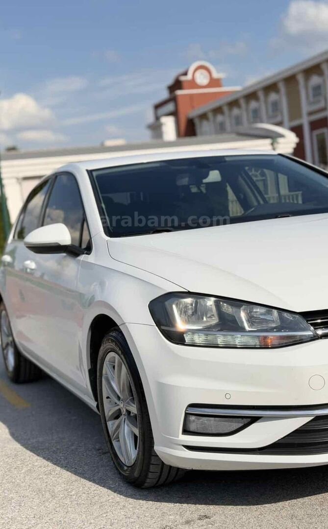 Sahibinden Volkswagen Golf 1.6 TDi BlueMotion Comfortline 2017 Model Eskişehir 130.000 km Beyaz 2
