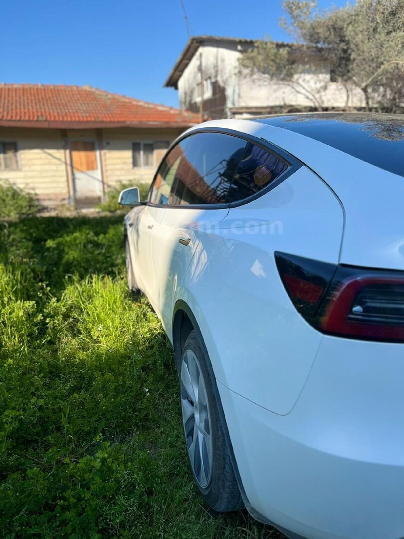 Sahibinden Tesla Model Y Standart (Juniper) 2024 Model Bursa 48.700 km Beyaz 6