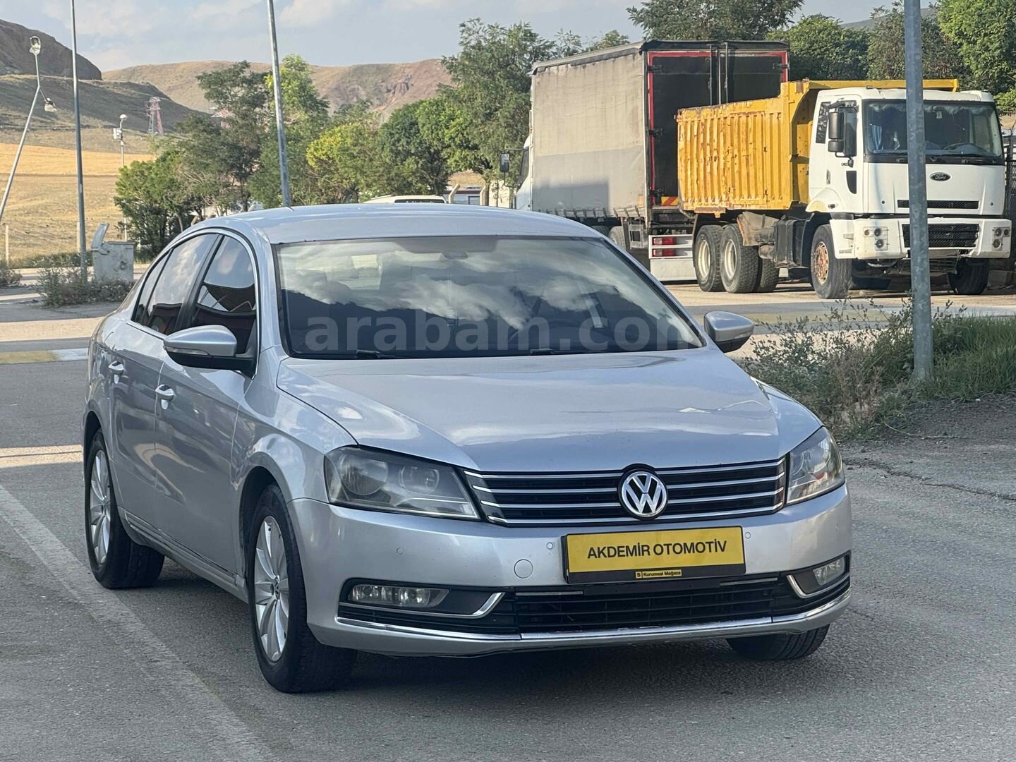 Galeriden Volkswagen Passat 1.6 TDi Comfortline 2014 Model Van 366.000 km Gri 5