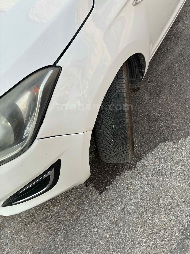 Sahibinden Hyundai i20 1.4 CRDi Jump 2013 Model Bursa 215.000 km Beyaz 2