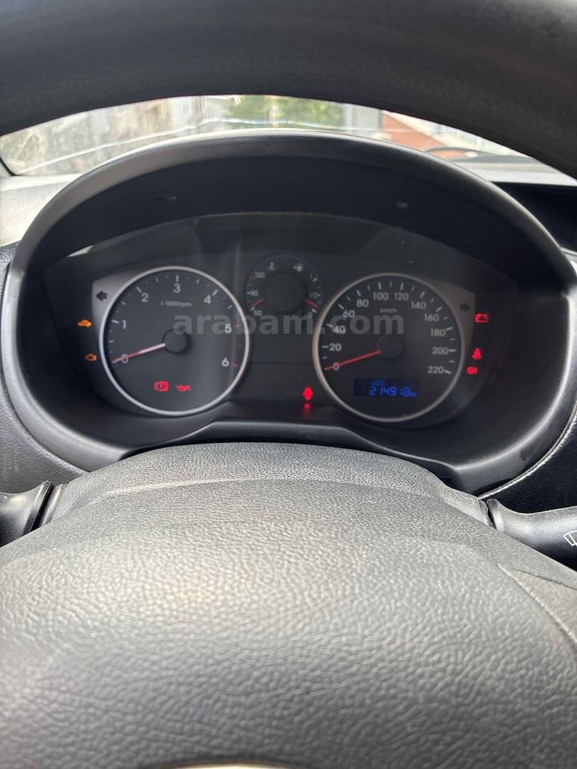 Sahibinden Hyundai i20 1.4 CRDi Jump 2013 Model Bursa 215.000 km Beyaz 4