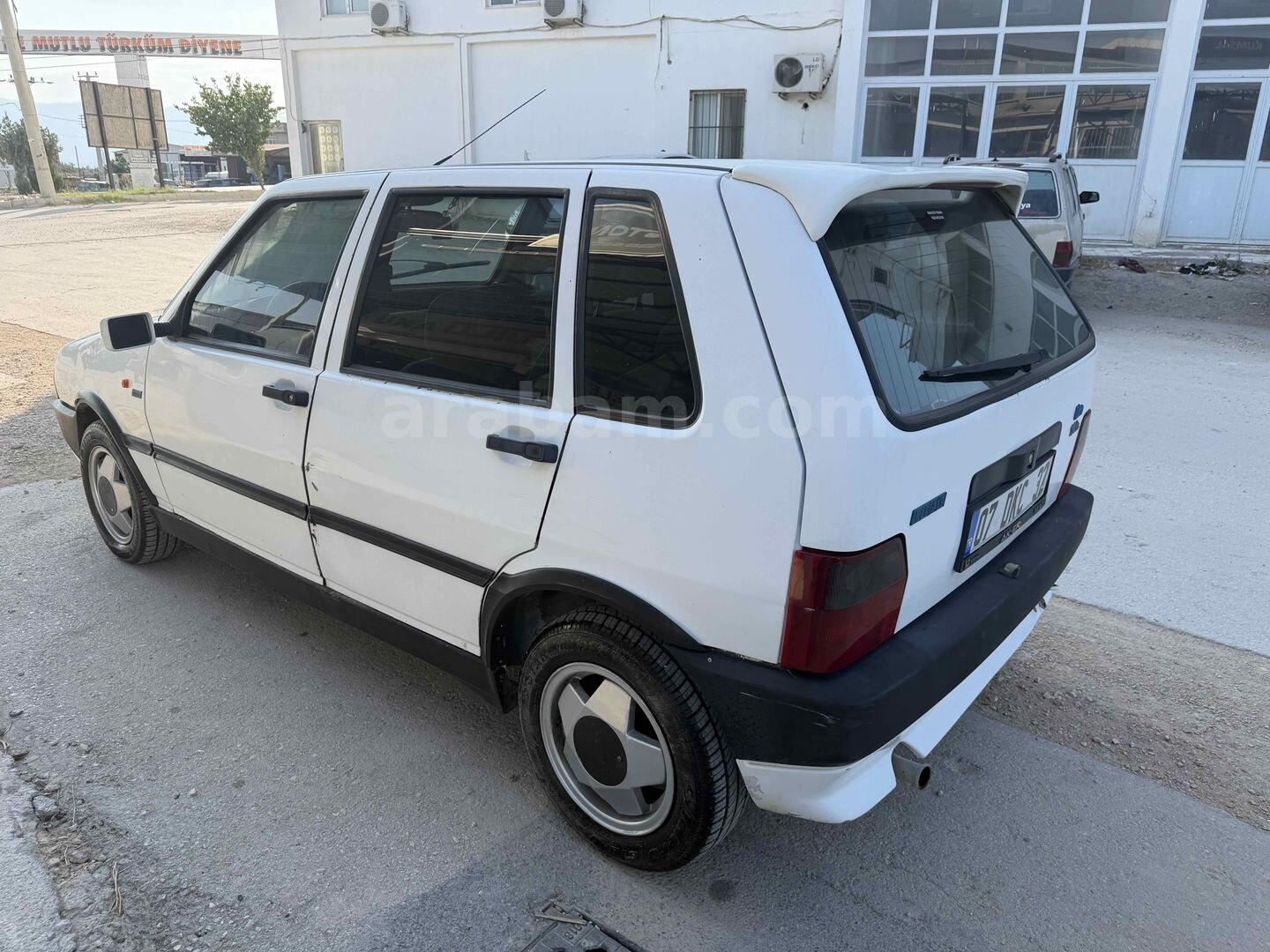 Galeriden Fiat Uno 1.4 ie SX 1998 Model Mersin 298.000 km Beyaz 4