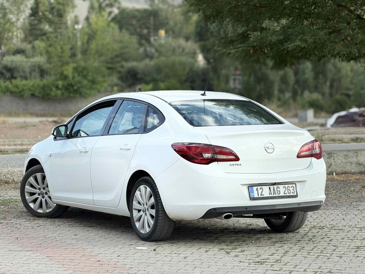 Galeriden Opel Astra 1.4 T Edition Plus 2020 Model Muş 157.000 km Beyaz 4