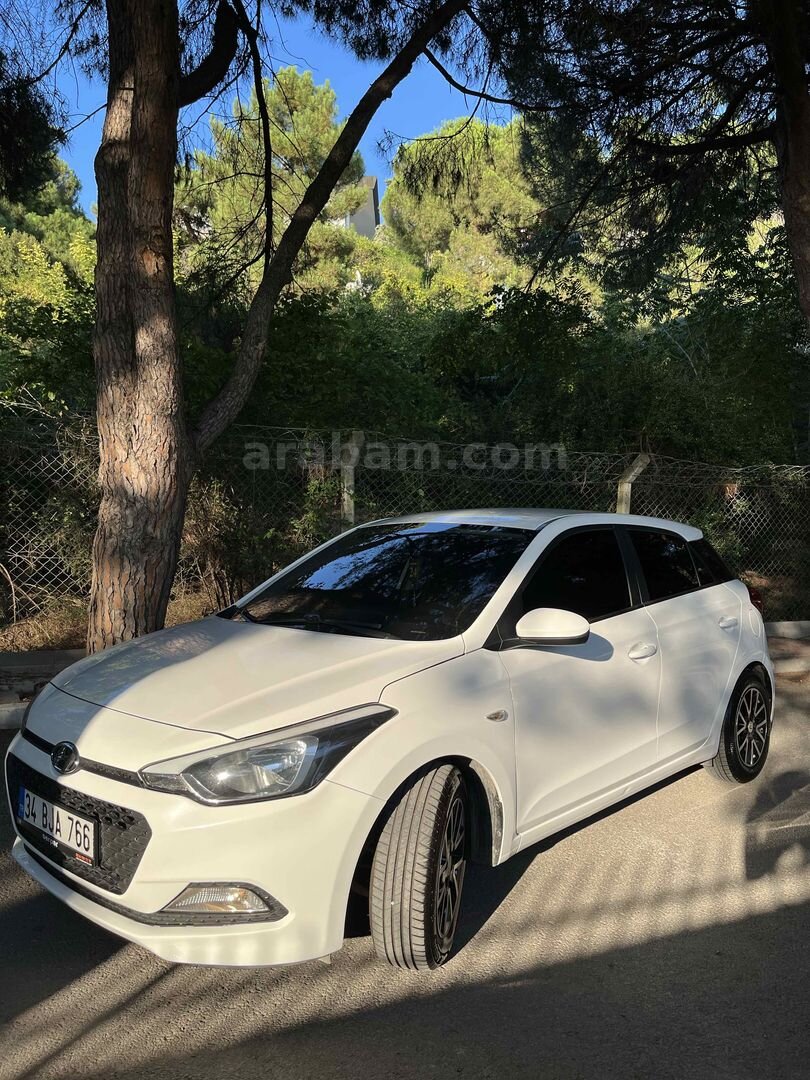 Sahibinden Hyundai i20 1.4 CRDi Jump 2018 Model İstanbul 161.000 km Beyaz 3