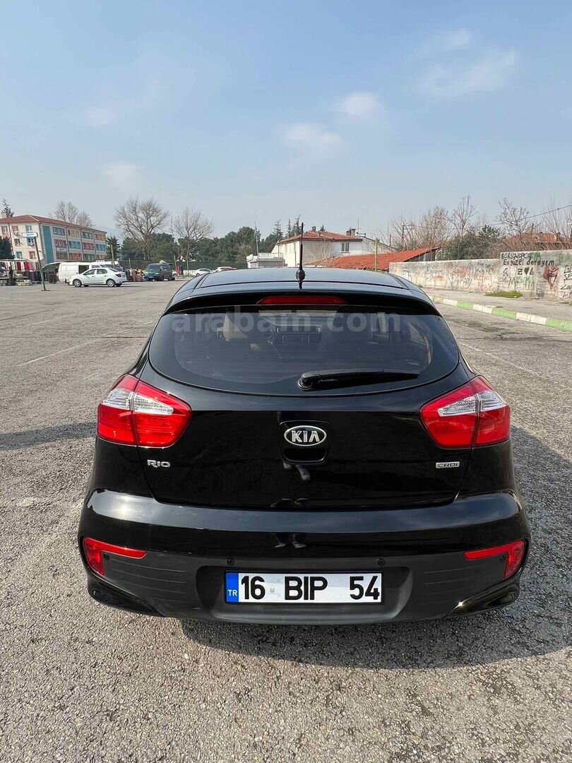 Sahibinden Kia Rio 1.4 CRDi Concept 2016 Model Bursa 114.000 km Siyah 3