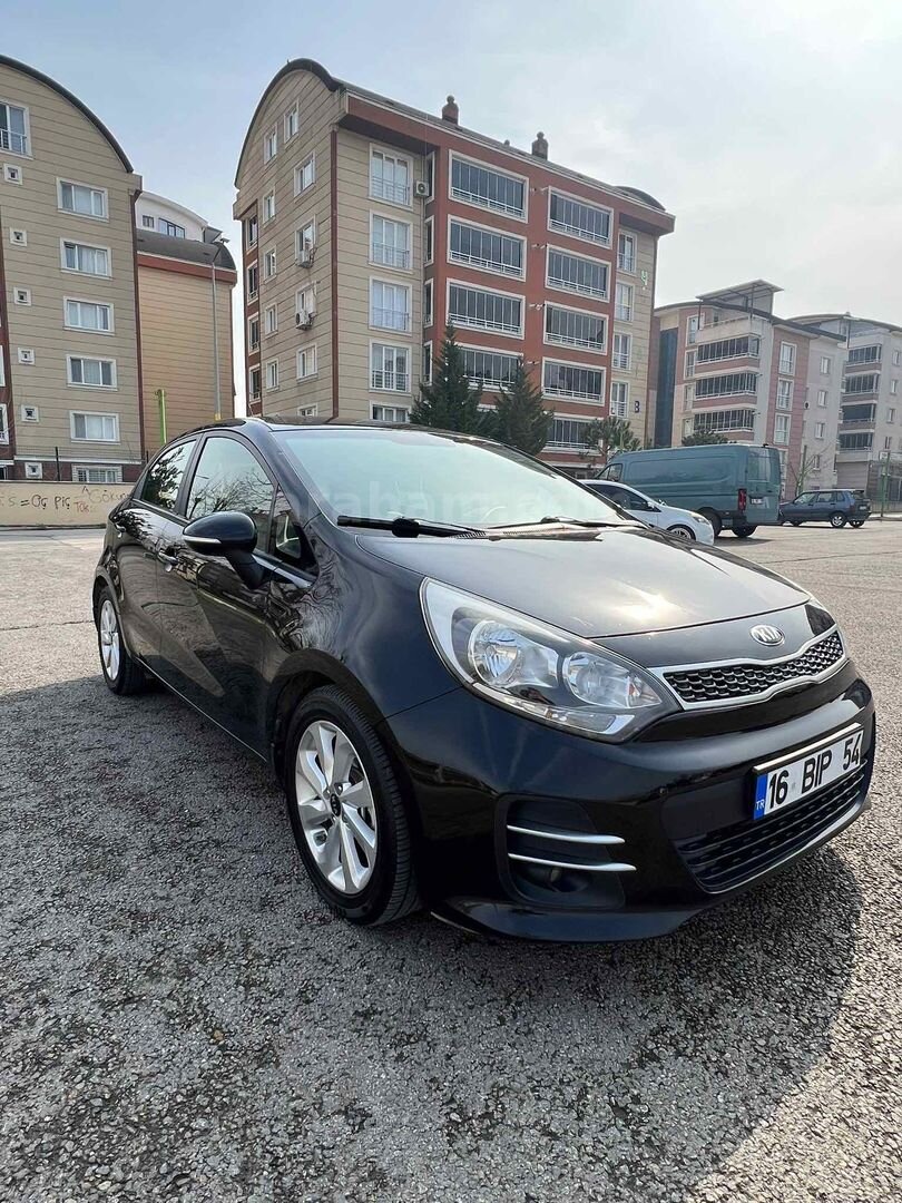 Sahibinden Kia Rio 1.4 CRDi Concept 2016 Model Bursa 114.000 km Siyah 1