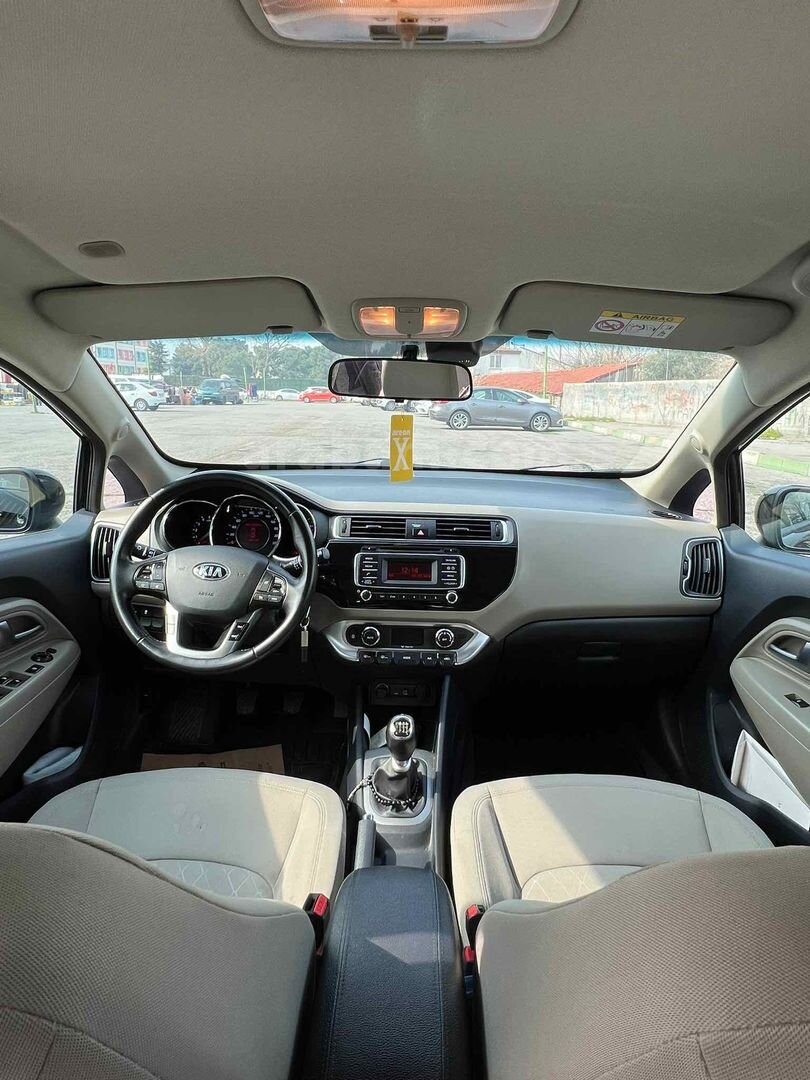 Sahibinden Kia Rio 1.4 CRDi Concept 2016 Model Bursa 114.000 km Siyah 5
