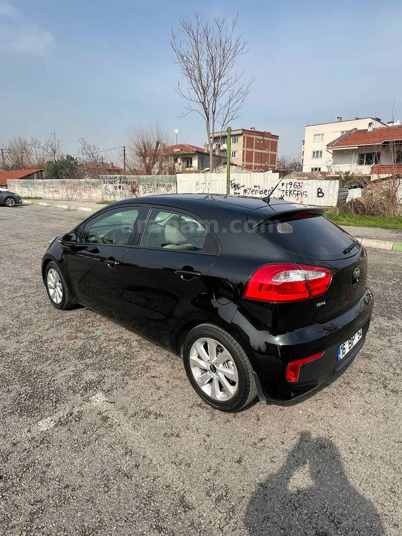 Sahibinden Kia Rio 1.4 CRDi Concept 2016 Model Bursa 114.000 km Siyah 4