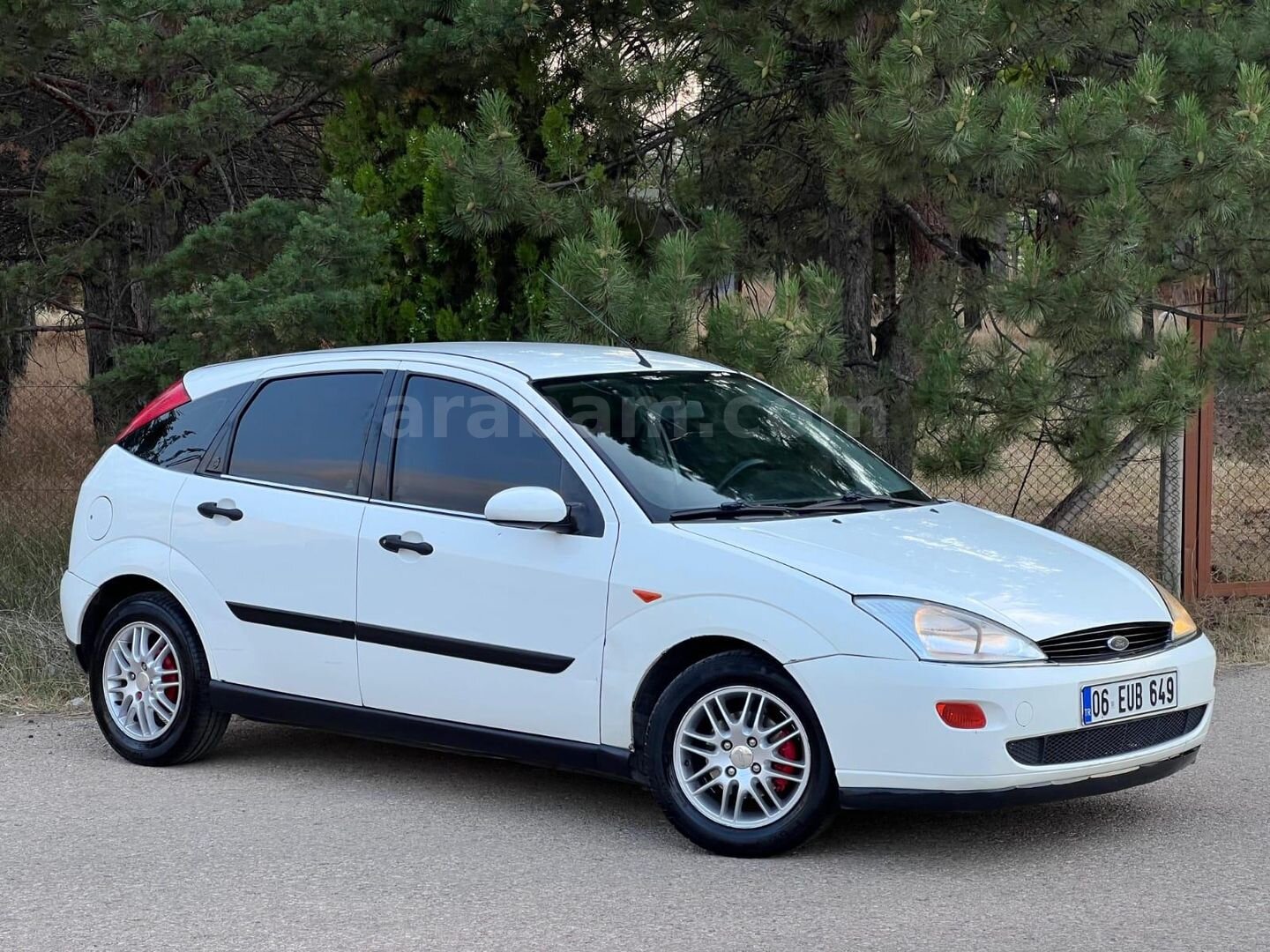 Sahibinden Ford Focus 1.6 Ghia 2001 Model Ankara 238.000 km Beyaz 1