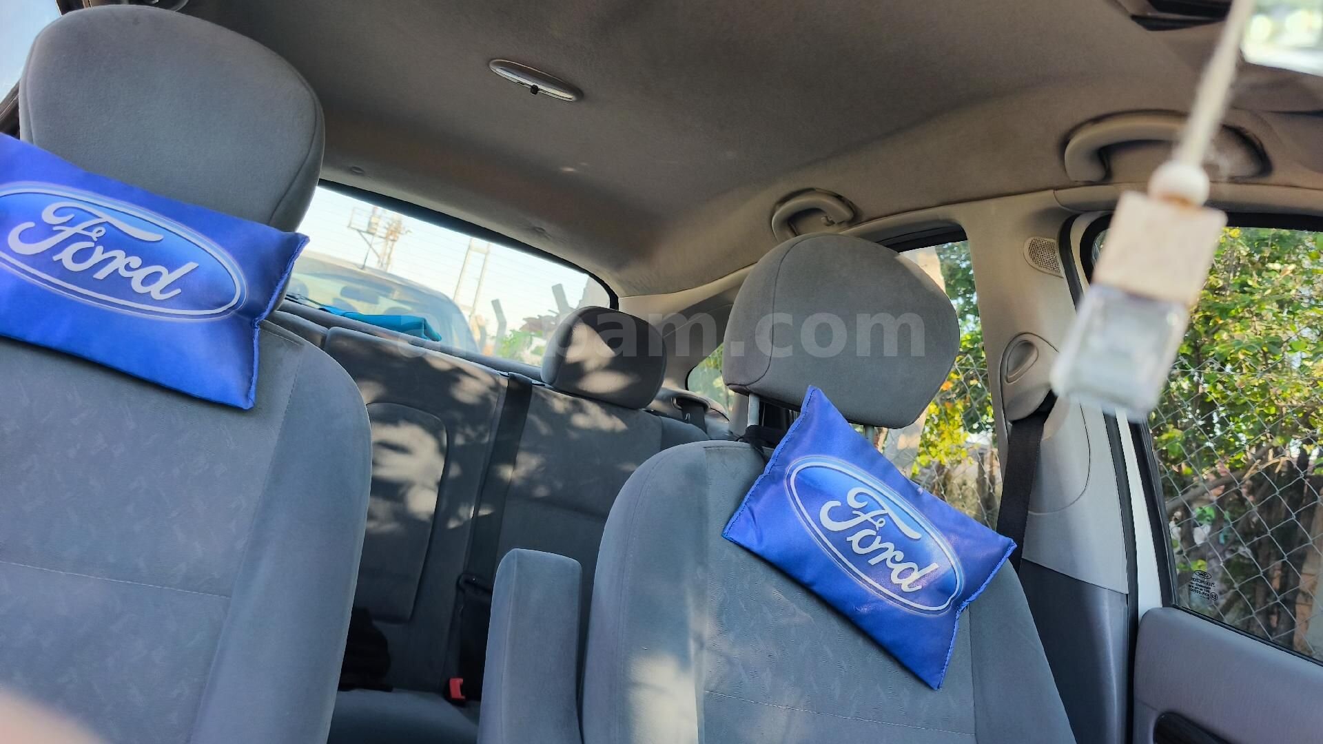 Sahibinden Ford Focus 1.6 Ghia 2001 Model Ankara 238.000 km Beyaz 2