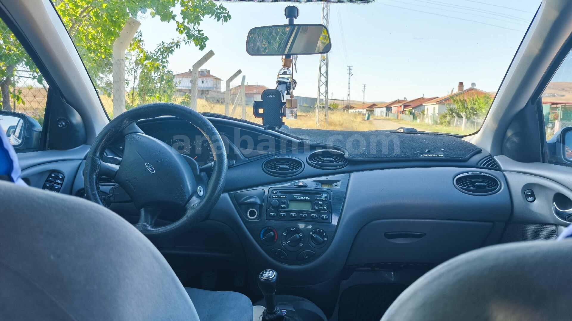 Sahibinden Ford Focus 1.6 Ghia 2001 Model Ankara 238.000 km Beyaz 4