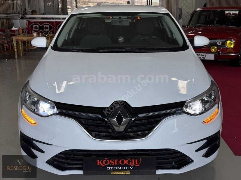 Galeriden Renault Megane 1.3 TCe Joy Comfort 2021 Model Şanlıurfa 114.000 km Beyaz