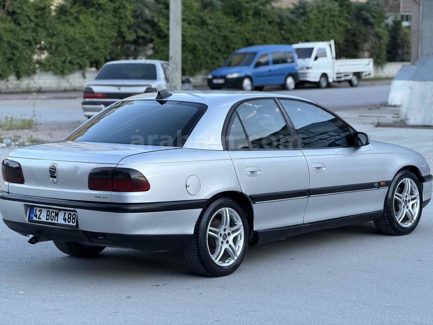 Galeriden Opel Omega 2.5 TD 1995 Model Konya 390.000 km Gri (Gümüş) 5