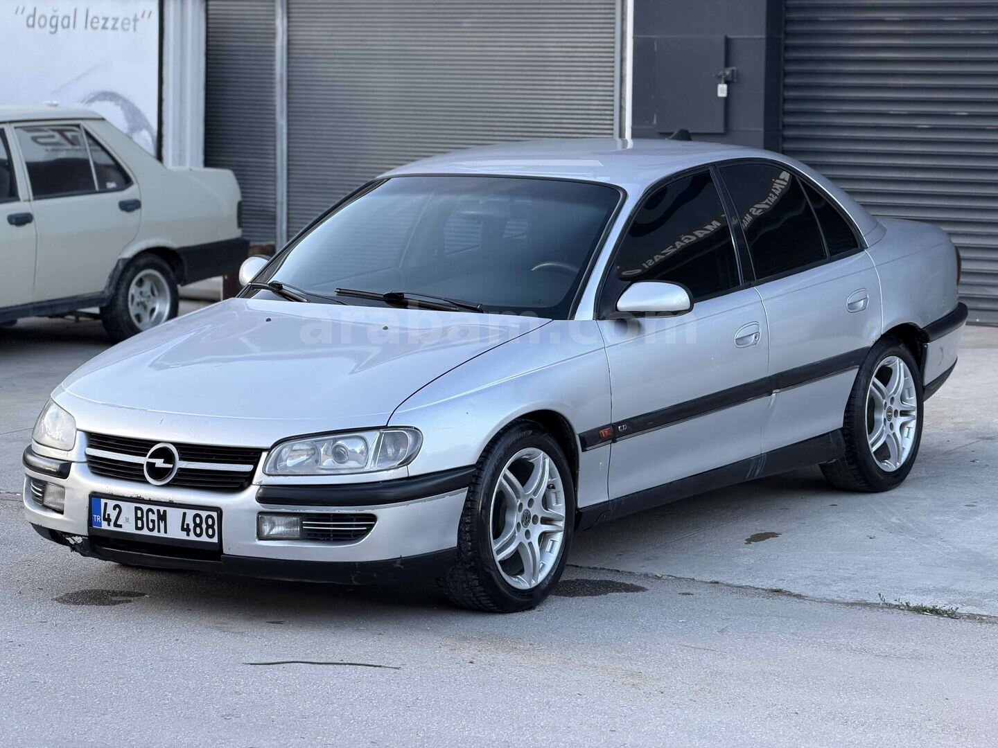 Galeriden Opel Omega 2.5 TD 1995 Model Konya 390.000 km Gri (Gümüş) 3