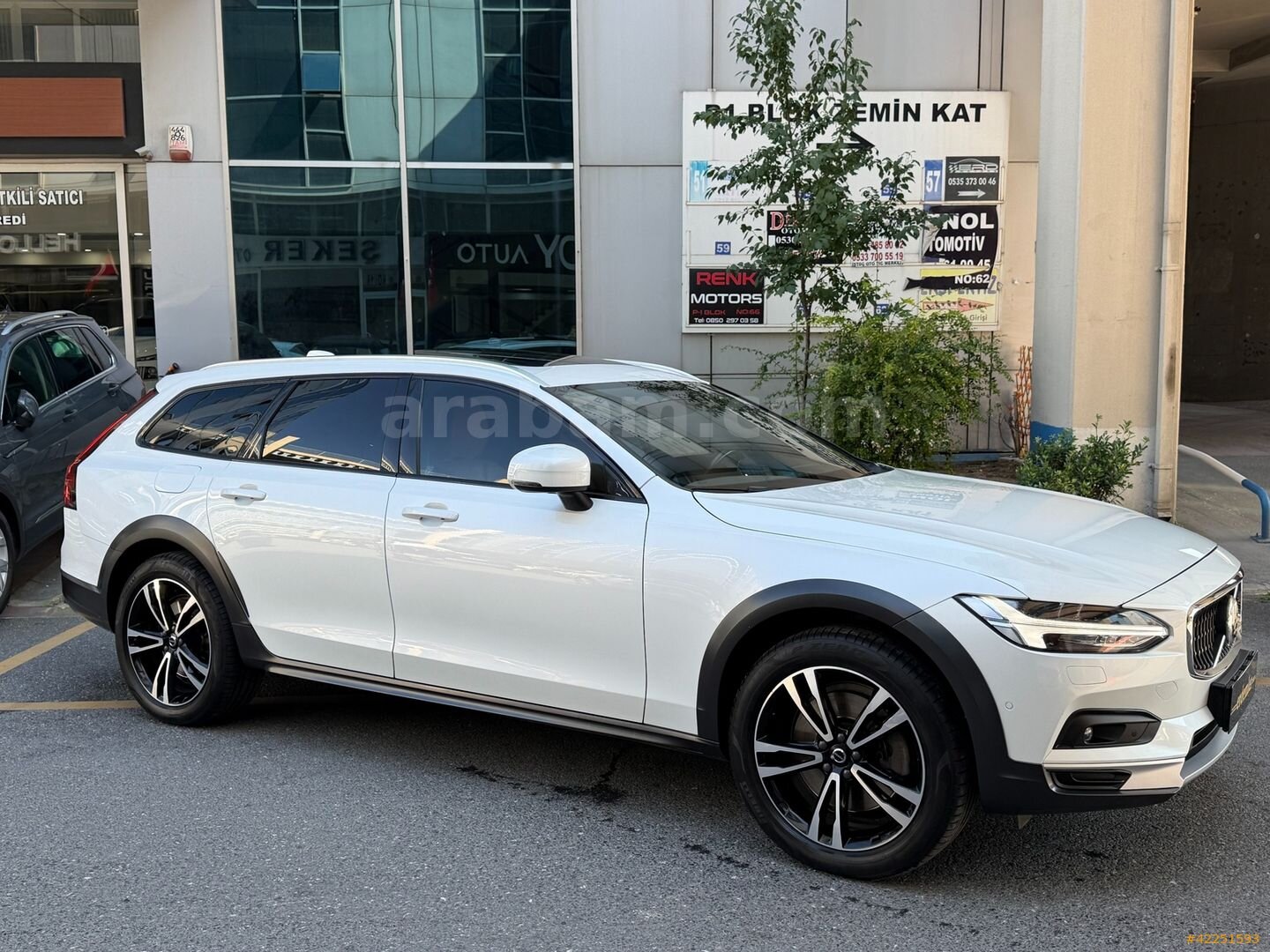 Galeriden Volvo V90 Cross Country 2.0 B5 Pro 2020 Model İstanbul 165.000 km Beyaz 7