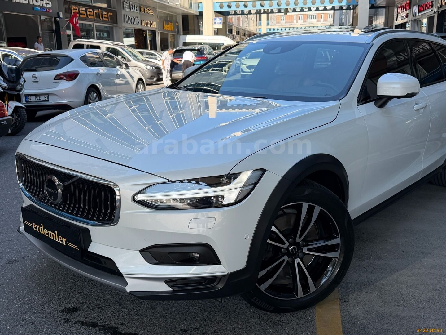 Galeriden Volvo V90 Cross Country 2.0 B5 Pro 2020 Model İstanbul 165.000 km Beyaz 6