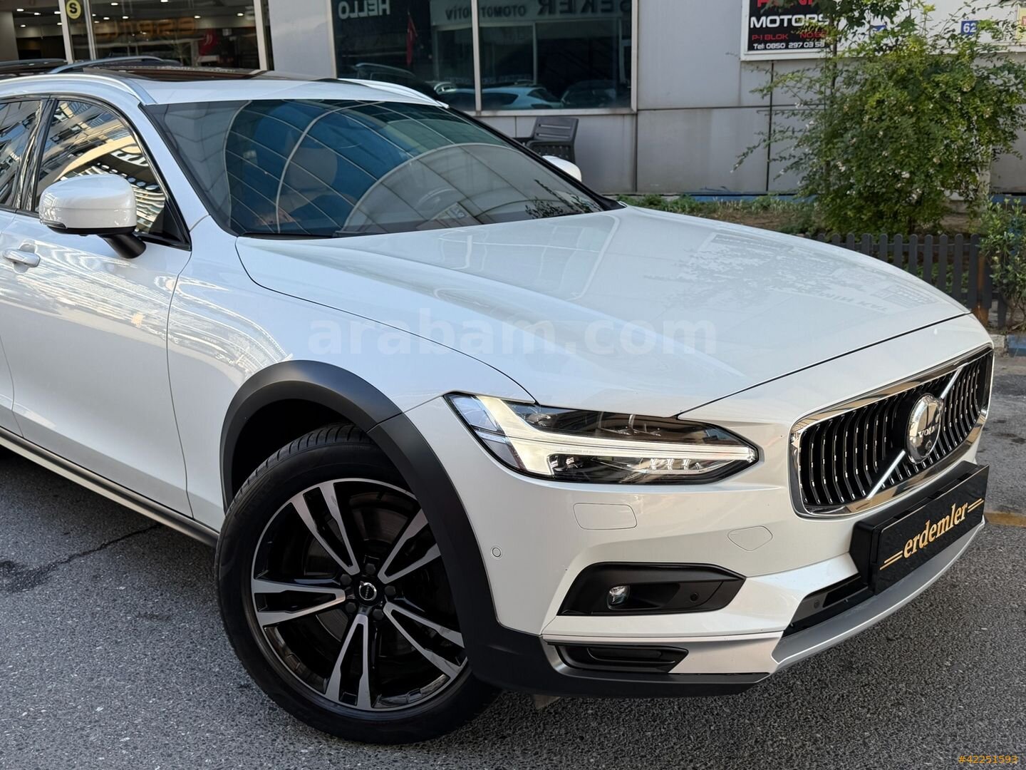 Galeriden Volvo V90 Cross Country 2.0 B5 Pro 2020 Model İstanbul 165.000 km Beyaz 5