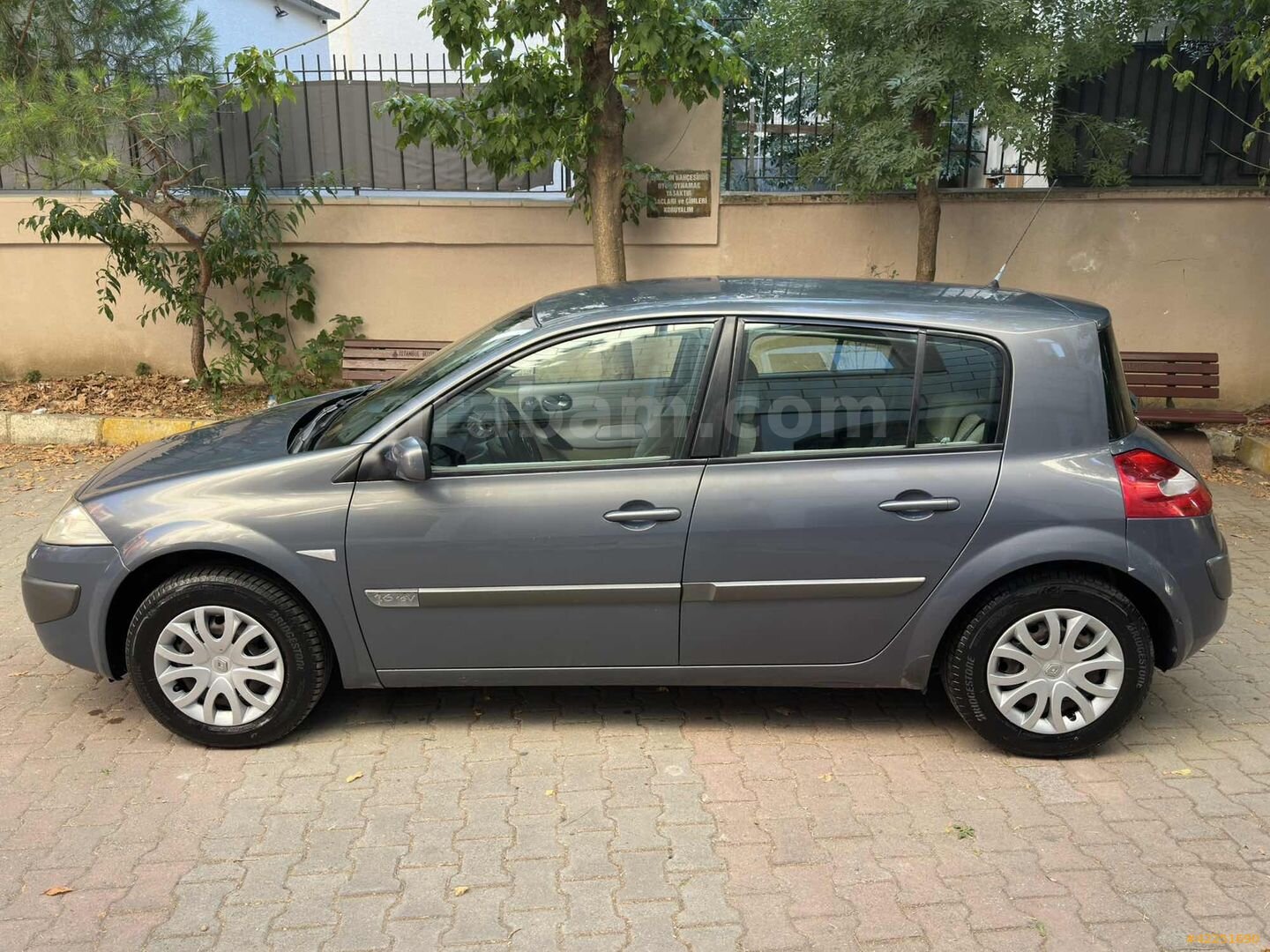 Galeriden Renault Megane 1.6 Expression 2006 Model İstanbul 152.000 km Gri 6