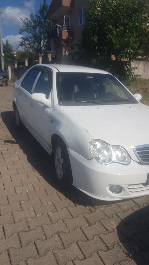 Sahibinden Geely Echo 1.3 Comfort 2010 Model Kocaeli 183.000 km Beyaz 3
