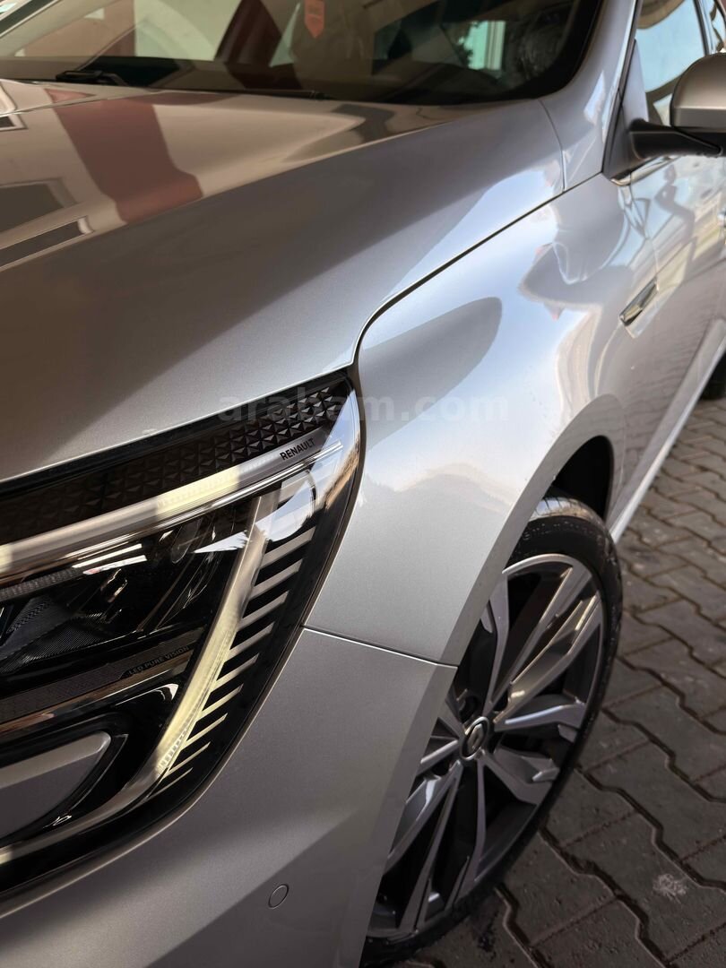 Sahibinden Renault Megane 1.3 TCe Icon 2025 Model Kahramanmaraş 6.001 km Gri (Gümüş) 4