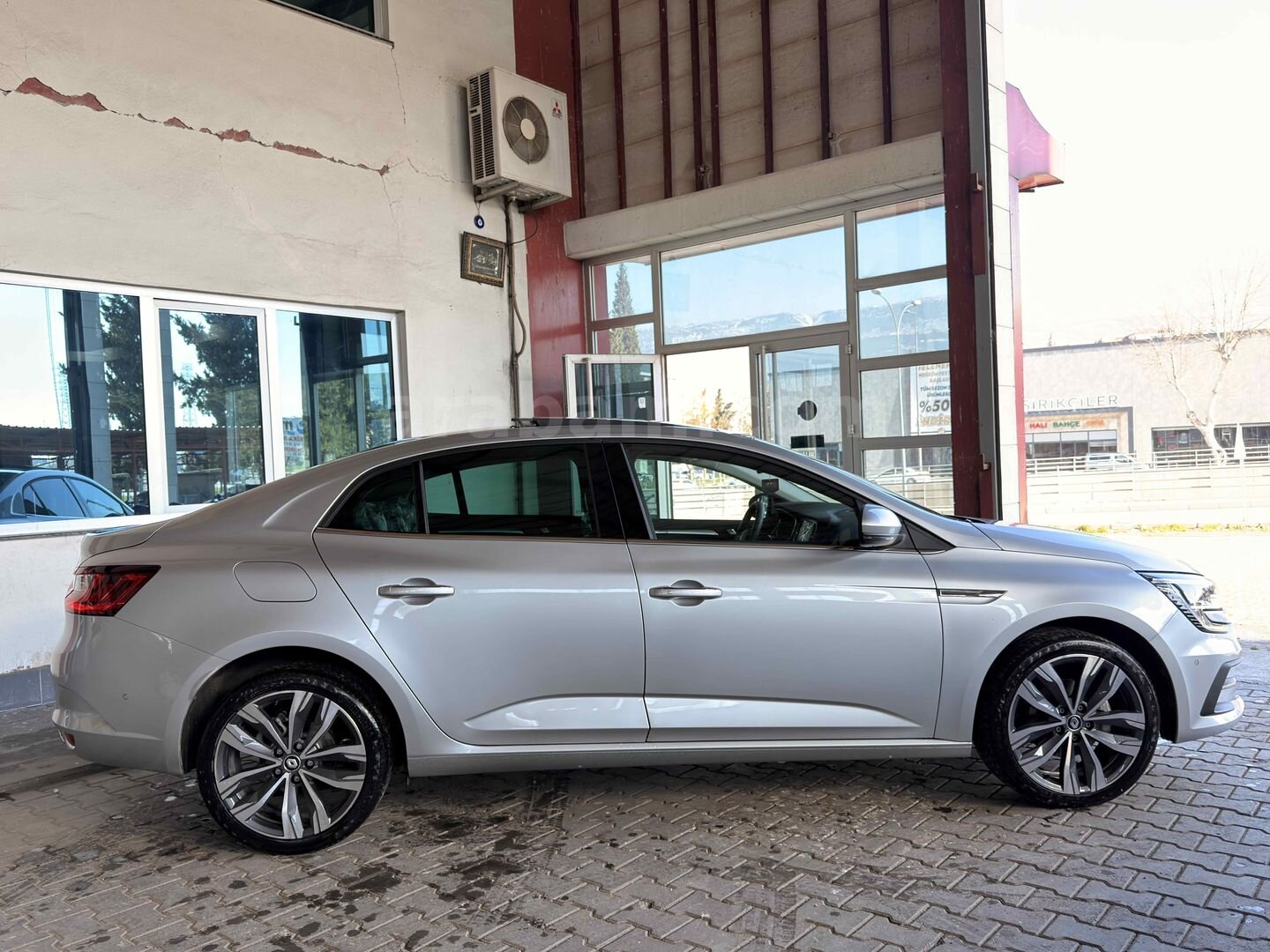 Sahibinden Renault Megane 1.3 TCe Icon 2025 Model Kahramanmaraş 6.001 km Gri (Gümüş) 5