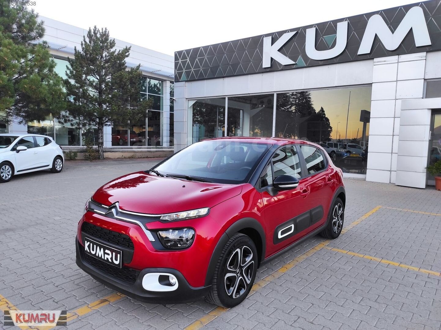 Galeriden Citroen C3 1.2 PureTech Feel Bold 2024 Model Kayseri 24.000 km Kırmızı 2