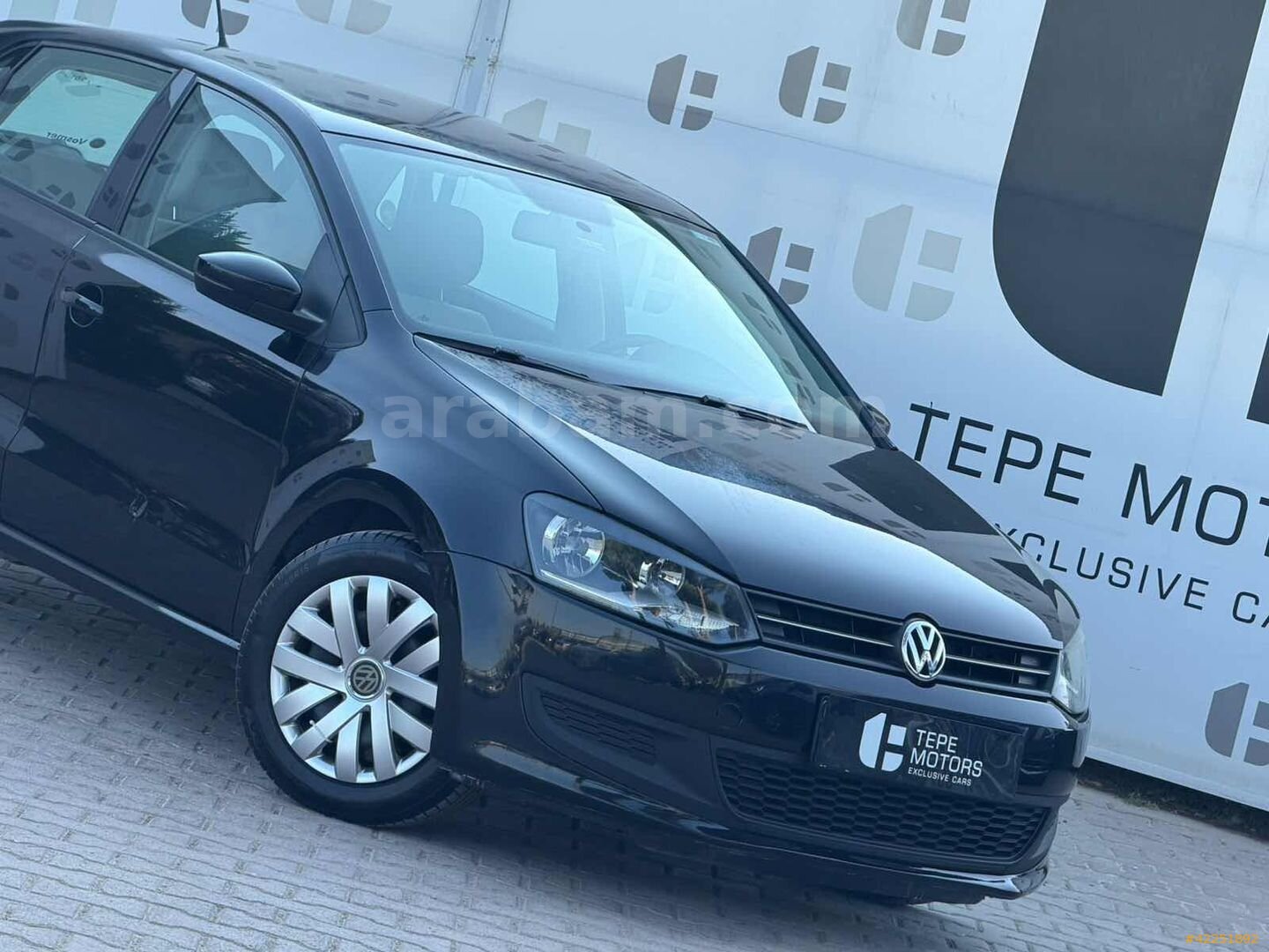 Galeriden Volkswagen Polo 1.4 Comfortline 2011 Model İzmir 181.000 km Siyah 2