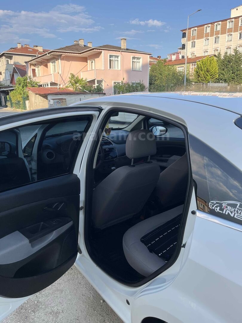 Sahibinden Fiat Linea 1.3 Multijet Easy 2012 Model Tekirdağ 195.000 km Beyaz 3