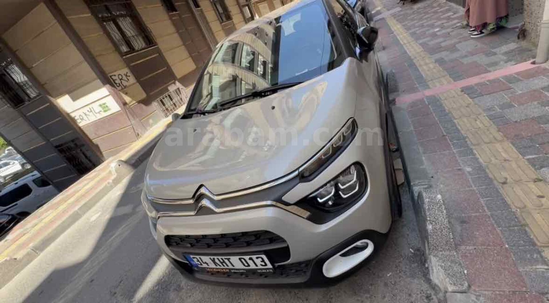 Sahibinden Citroen C3 1.2 PureTech Feel Bold 2024 Model İstanbul 35.000 km Bej 1